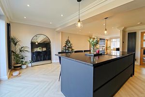 Kitchen- click for photo gallery